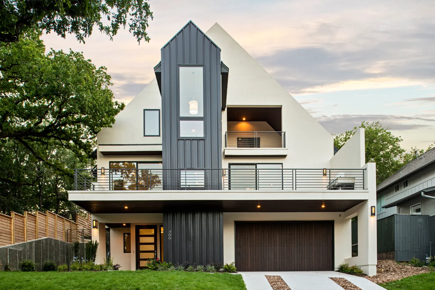 Central Austin Oakland — photograph 1