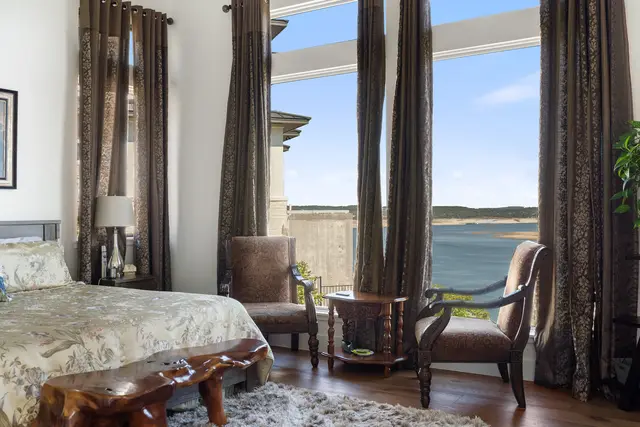 The Peninsula at Rough Hollow — photograph 3