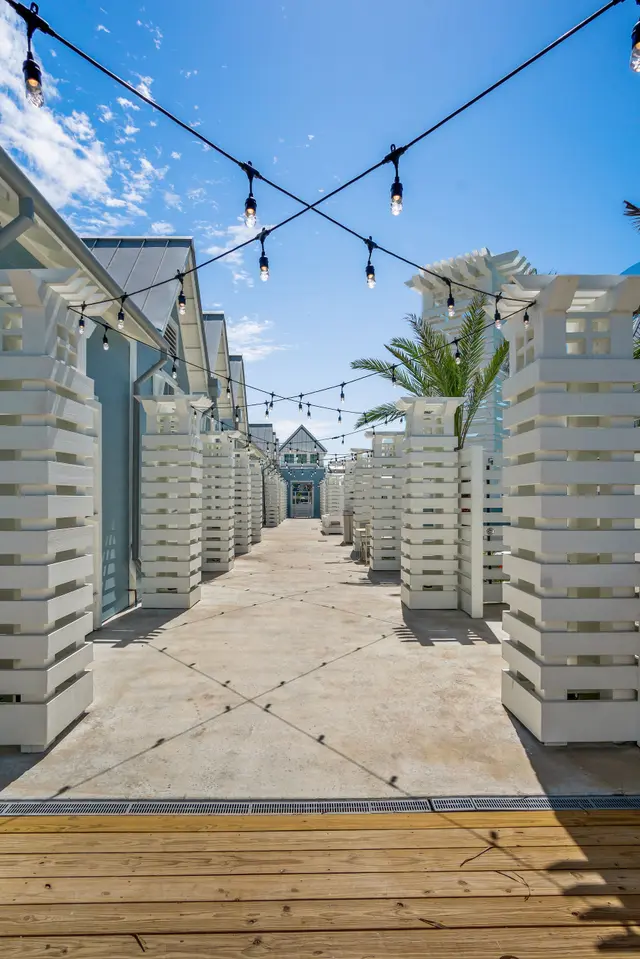 Cinnamon Shore South Pool — photograph 22