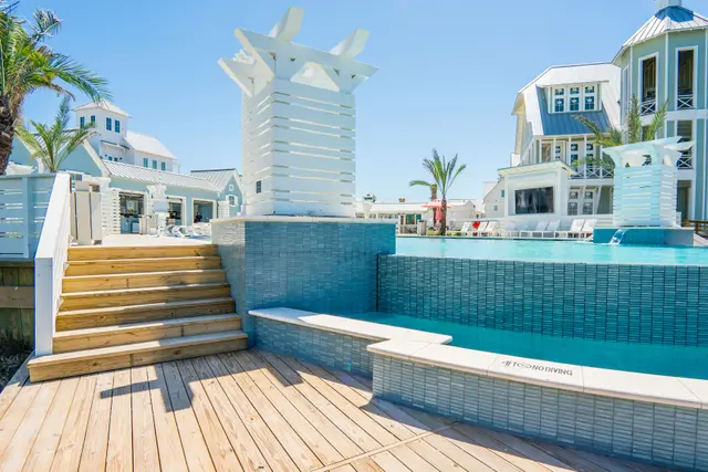 Cinnamon Shore South Pool — photograph 4